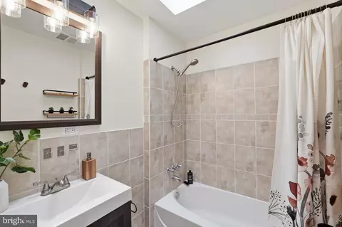 Bath - 2319 3rd St NE, Washington, DC 20002 photo 2 of 4