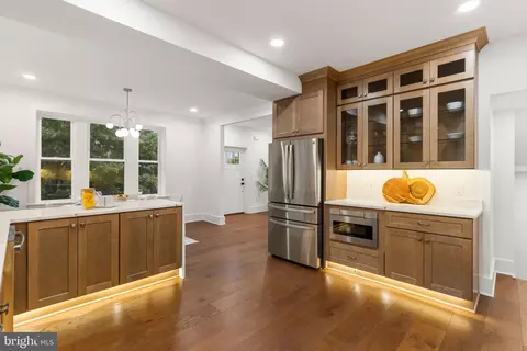 Entry Way - 307 M St NE, Washington, DC 20002 photo 3 of 13