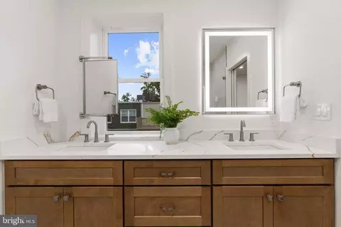 Bath - 307 M St NE, Washington, DC 20002 photo 2 of 8