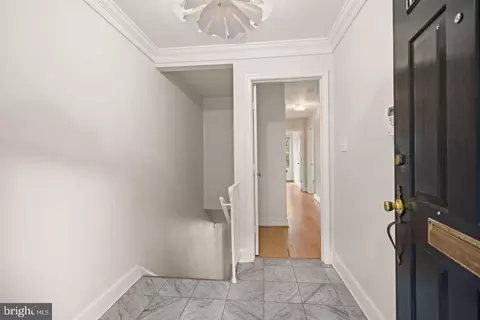Entry Way - 3231 Sutton Pl NW #D, Washington, DC 20016 photo 1 of 3