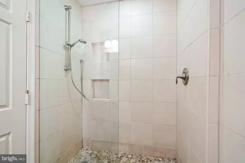 Bath - 3231 Sutton Pl NW #D, Washington, DC 20016 photo 5 of 5