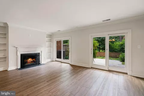 Living - 3231 Sutton Pl NW #D, Washington, DC 20016 photo 4 of 8