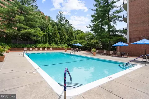 Exterior - 3231 Sutton Pl NW #D, Washington, DC 20016 photo 6 of 7