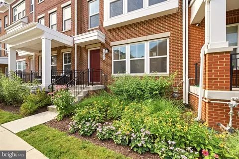 1231 Wynton Pl NE, Washington, DC 20017