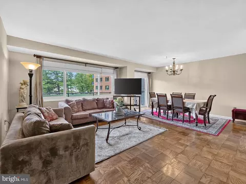 Living - 4201 Cathedral Ave NW #820E, Washington, DC 20016 photo 1 of 4