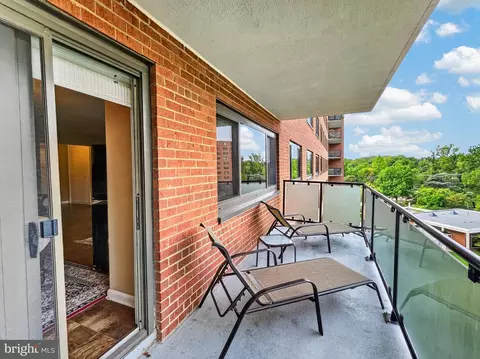 Exterior - 4201 Cathedral Ave NW #820E, Washington, DC 20016 photo 2 of 4