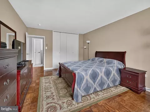 Bedroom - 4201 Cathedral Ave NW #820E, Washington, DC 20016 photo 3 of 3