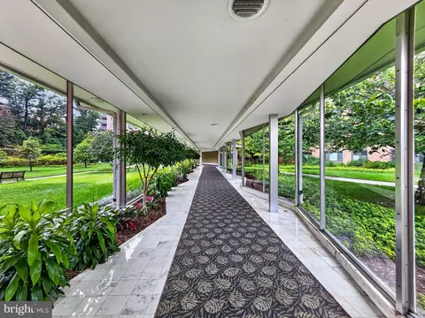 Entry Way - 4201 Cathedral Ave NW #820E, Washington, DC 20016 photo 2 of 3