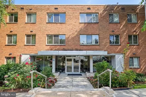 2710 Macomb St NW #310, Washington, DC 20008