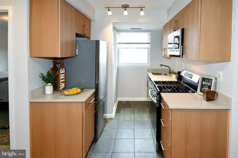 Kitchen - 1627 Massachusetts Ave SE #302, Washington, DC 20003 photo 2 of 3