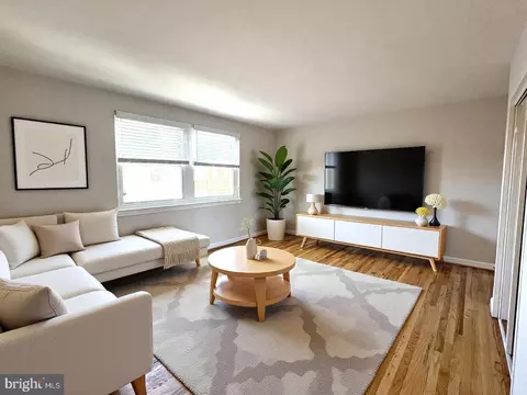 Living - 1627 Massachusetts Ave SE #302, Washington, DC 20003 photo 1 of 4