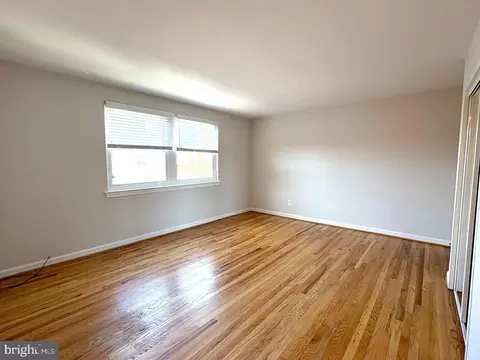 Living - 1627 Massachusetts Ave SE #302, Washington, DC 20003 photo 2 of 4