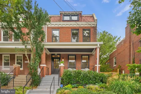 3714 Garfield St NW, Washington, DC 20007