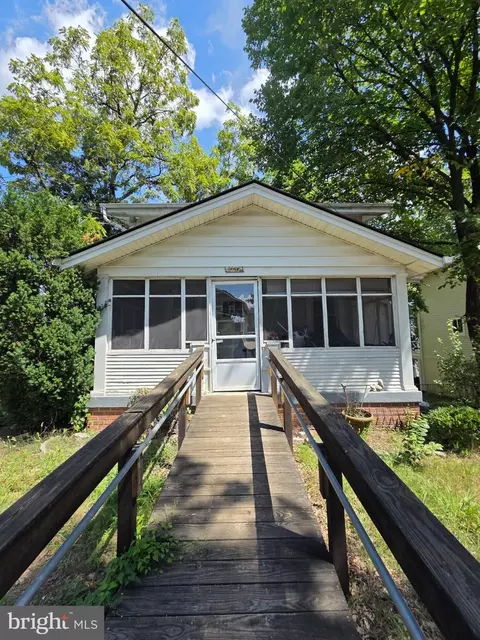 2137 30th St NE, Washington, DC 20018