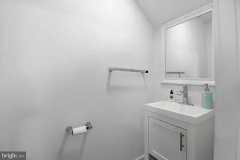 Other - 1427 K St SE, Washington, DC 20003 photo 5 of 9