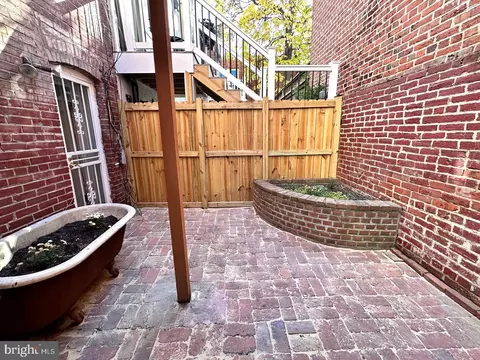 Exterior - 434 434 12 6th St NE, Washington, DC 20002 photo 1 of 2
