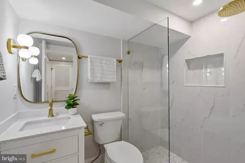 Bath - 905 11th St NE, Washington, DC 20002 photo 6 of 6