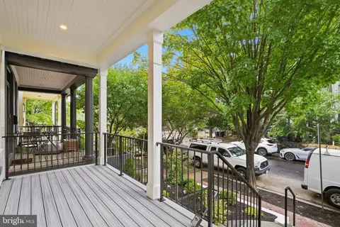 Exterior - 905 11th St NE, Washington, DC 20002 photo 4 of 12