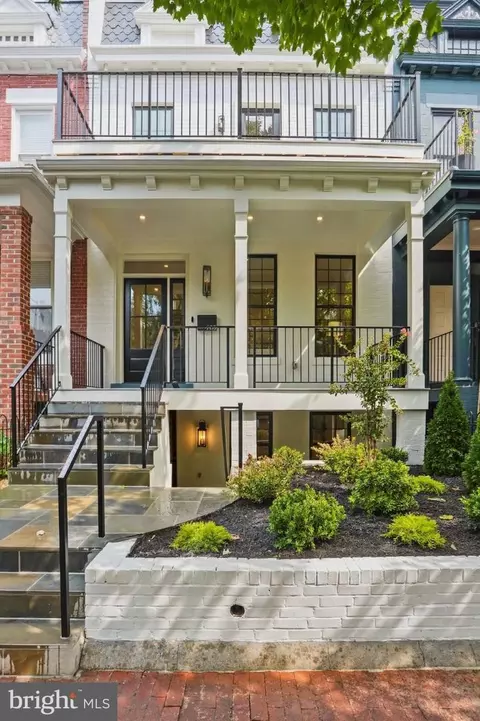 Exterior - 905 11th St NE, Washington, DC 20002 photo 8 of 12