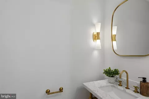 Bath - 905 11th St NE, Washington, DC 20002 photo 5 of 6