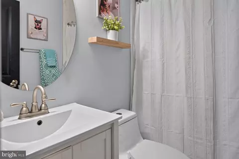 Bath - 2111 Rand Pl NE, Washington, DC 20002 photo 1 of 4