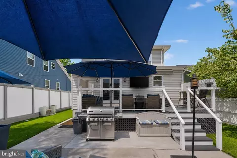 Exterior - 2111 Rand Pl NE, Washington, DC 20002 photo 3 of 4