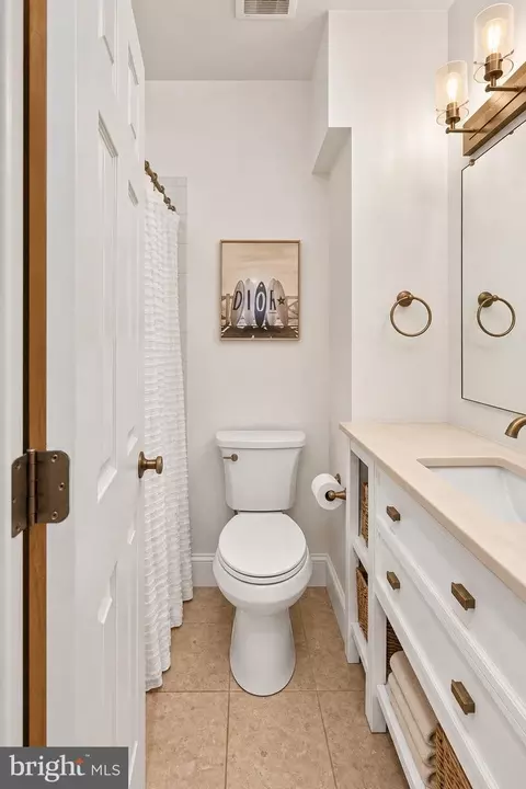 Bath - 251 8th St NE, Washington, DC 20002 photo 8 of 11