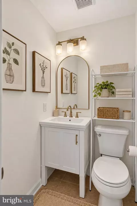 Bath - 251 8th St NE, Washington, DC 20002 photo 6 of 11
