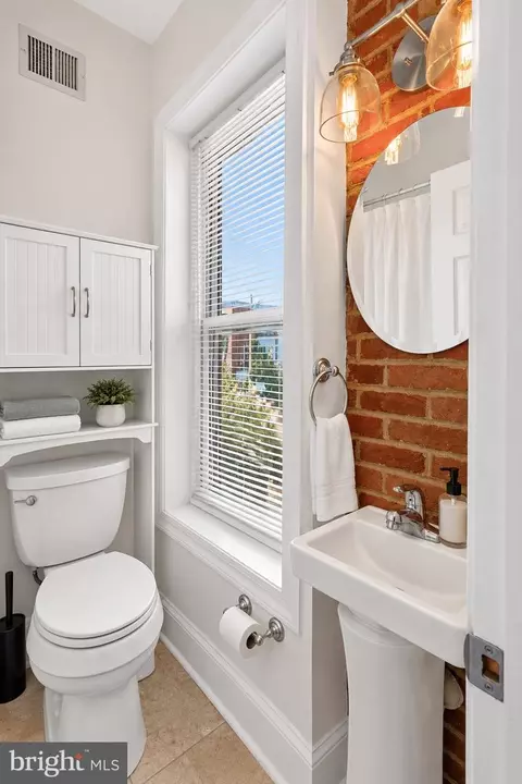 Bath - 251 8th St NE, Washington, DC 20002 photo 4 of 11