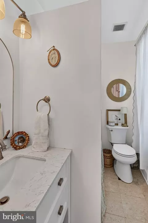 Bath - 251 8th St NE, Washington, DC 20002 photo 11 of 11