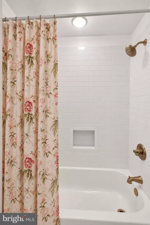 Bath - 251 8th St NE, Washington, DC 20002 photo 7 of 11