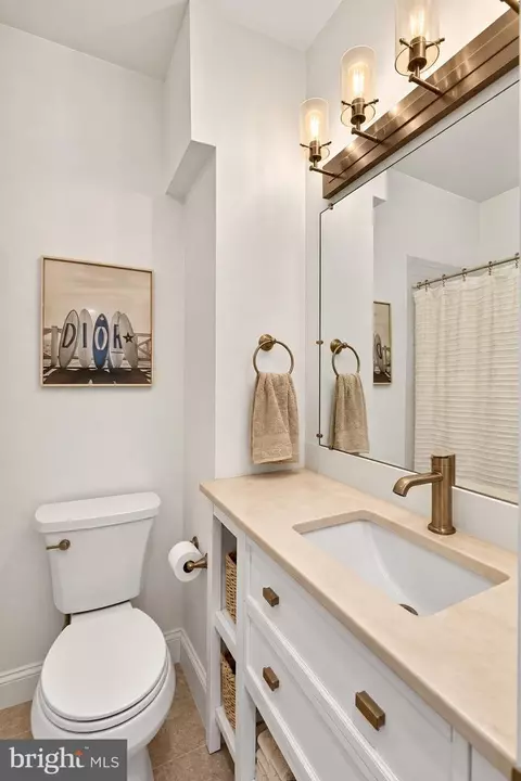 Bath - 251 8th St NE, Washington, DC 20002 photo 9 of 11