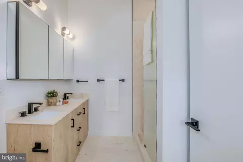Bath - 901 3rd St NE #304, Washington, DC 20002 photo 1 of 3