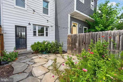 Exterior - 611 18th St NE, Washington, DC 20002 photo 2 of 4