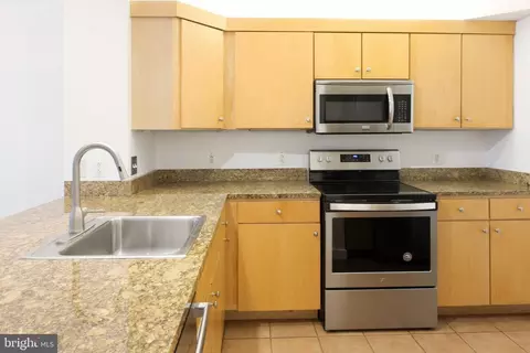 Kitchen - 616 E Street St NW #721, Washington, DC 20004 photo 3 of 4