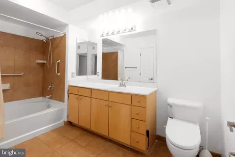 Bath - 616 E Street St NW #721, Washington, DC 20004 photo 1 of 3