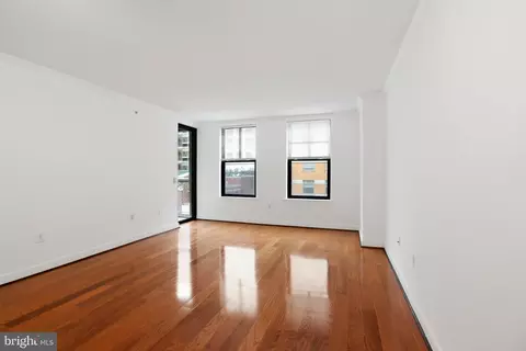 Living - 616 E Street St NW #721, Washington, DC 20004 photo 3 of 3
