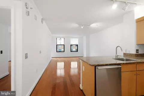Living - 616 E Street St NW #721, Washington, DC 20004 photo 1 of 3