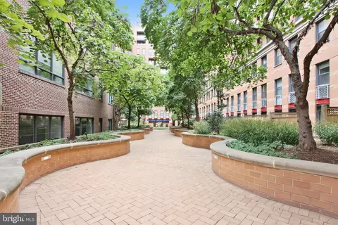 Exterior - 616 E Street St NW #721, Washington, DC 20004 photo 1 of 2