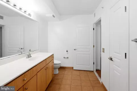Bath - 616 E Street St NW #721, Washington, DC 20004 photo 3 of 3