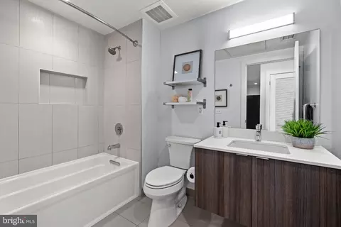 Bath - 911 2nd St NE #505, Washington, DC 20001 photo 1 of 1