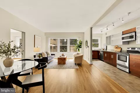 3901 Cathedral Ave NW #220, Washington, DC 20016