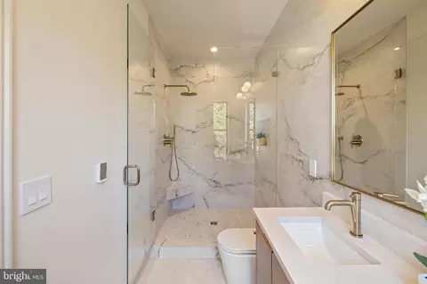 Bath - 505 Constitution Ave NE, Washington, DC 20002 photo 3 of 8