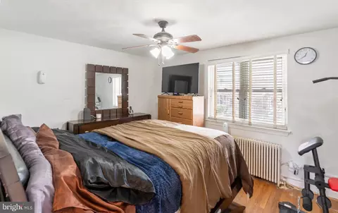 Bedroom - 430 19th St NE, Washington, DC 20002 photo 1 of 4