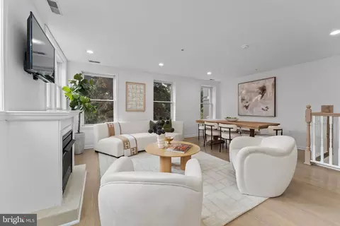Living - 1907 11th St NW #2, Washington, DC 20001 photo 3 of 4