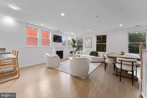 Living - 1907 11th St NW #2, Washington, DC 20001 photo 1 of 4