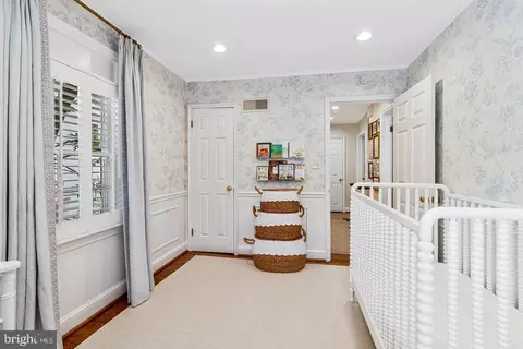 Bedroom - 4607 Kenmore Dr NW, Washington, DC 20007 photo 11 of 13
