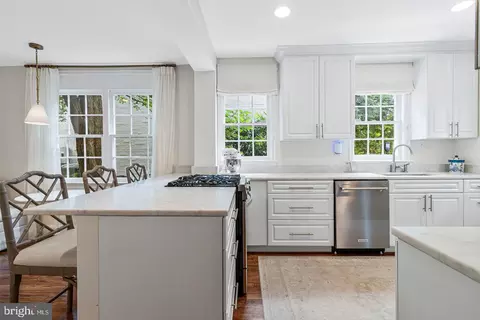 Kitchen - 4607 Kenmore Dr NW, Washington, DC 20007 photo 5 of 6