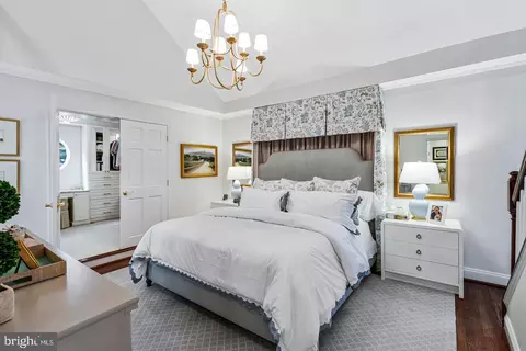 Bedroom - 4607 Kenmore Dr NW, Washington, DC 20007 photo 3 of 13