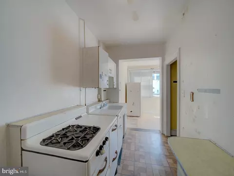 Entry Way - 225 Cromwell Ter NE, Washington, DC 20002 photo 1 of 6